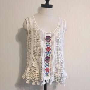 Nick and Mo embroidered lace tank top size S/M